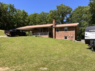 6846 Crooked Creek Rd, Lobelville, TN 37097