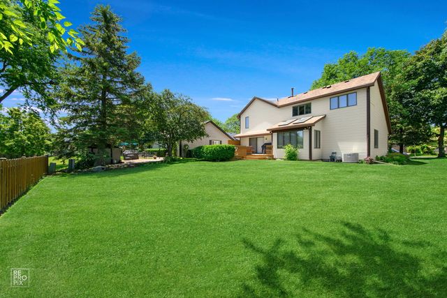 1333 Rose Boulevard, Buffalo Grove, IL 60089