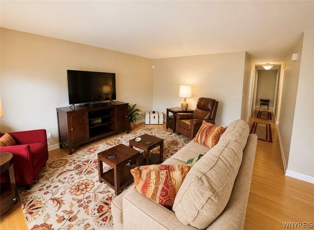 98 Delaware Rd, Tonawanda, NY 14217