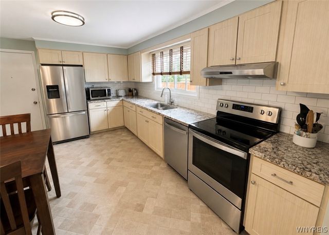 98 Delaware Rd, Tonawanda, NY 14217