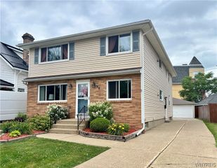 98 Delaware Rd, Tonawanda, NY 14217