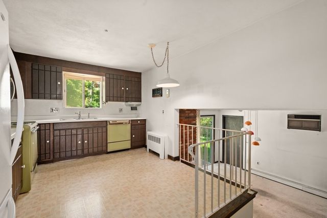 50 Notre Dame Rd, Bedford, MA 01730