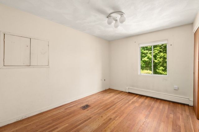 50 Notre Dame Rd, Bedford, MA 01730