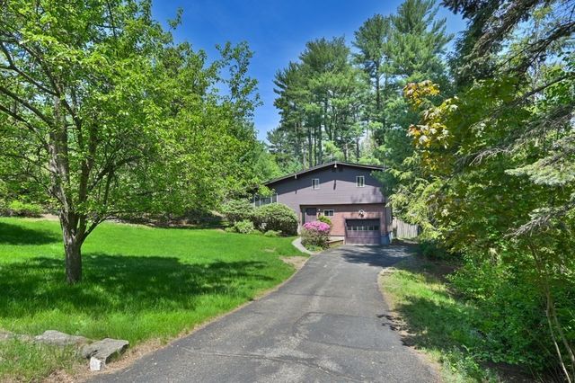 50 Notre Dame Rd, Bedford, MA 01730