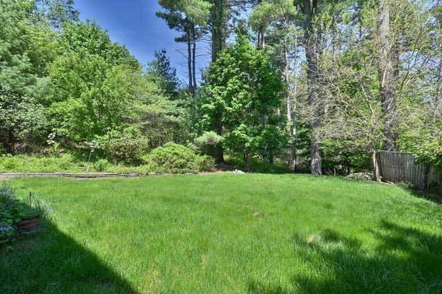 50 Notre Dame Rd, Bedford, MA 01730