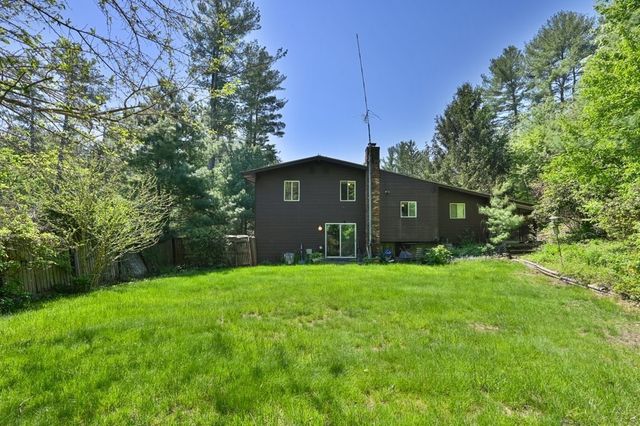 50 Notre Dame Rd, Bedford, MA 01730