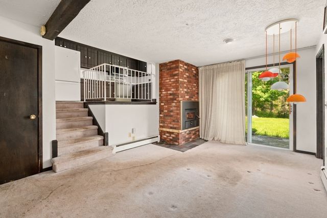 50 Notre Dame Rd, Bedford, MA 01730