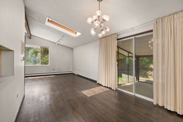 50 Notre Dame Rd, Bedford, MA 01730