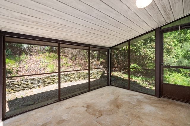 50 Notre Dame Rd, Bedford, MA 01730
