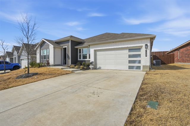 708 Golden Gate Park Road, Alvarado, TX 76009
