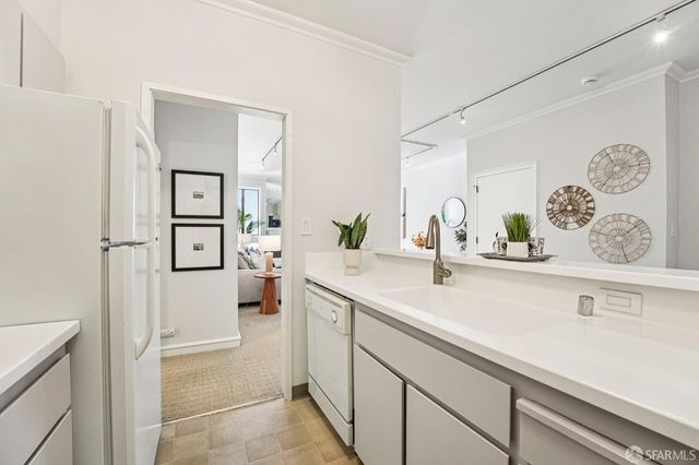 930 Pine Street 315, San Francisco, CA 94108