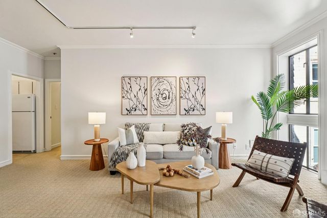 930 Pine Street 315, San Francisco, CA 94108