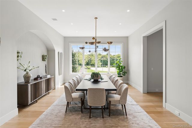 120 Halsey Lane, Bridgehampton, NY 11932