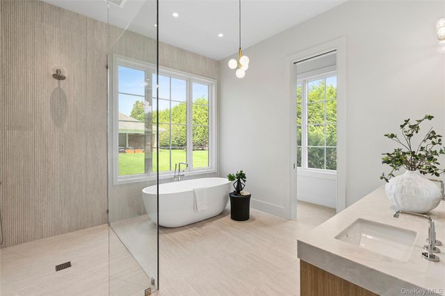 120 Halsey Lane, Bridgehampton, NY 11932