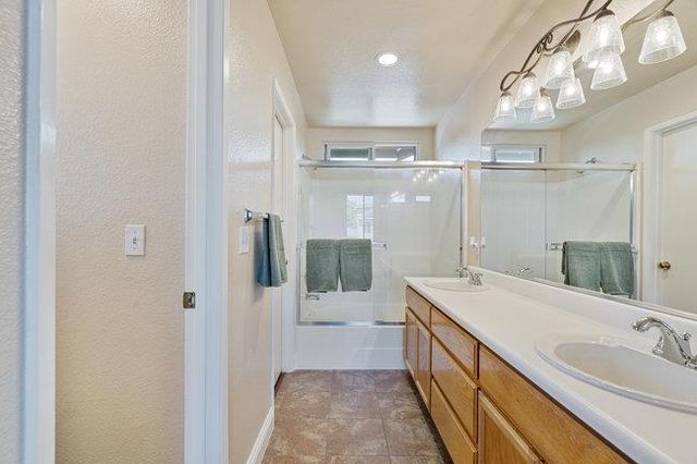 2421 Valley View Road, Hollister, CA 95023