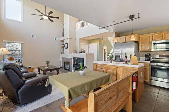 2421 Valley View Road, Hollister, CA 95023