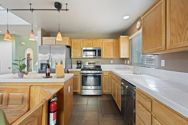 2421 Valley View Road, Hollister, CA 95023