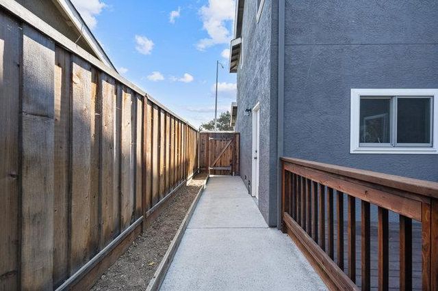 2421 Valley View Road, Hollister, CA 95023