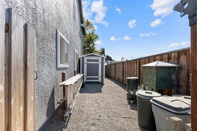 2421 Valley View Road, Hollister, CA 95023