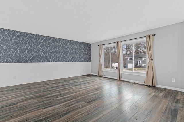 14320 13th Avenue N, Plymouth, MN 55447