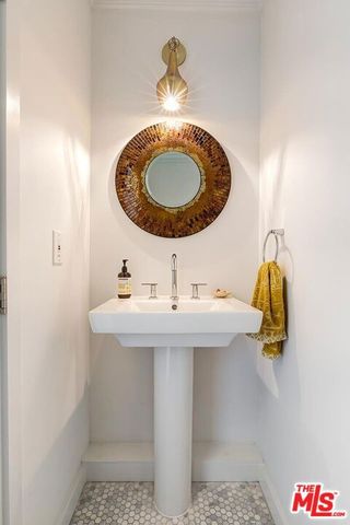 1757 Hollyvista Avenue, Los Angeles, CA 90027