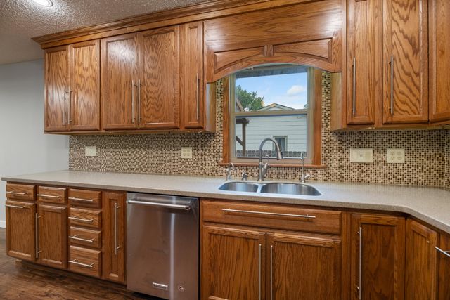 8410 W 17th St N, Wichita, KS 67212