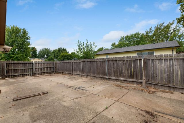 8410 W 17th St N, Wichita, KS 67212