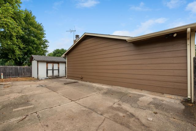 8410 W 17th St N, Wichita, KS 67212