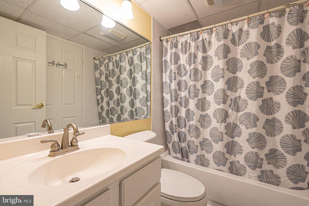 Image 17 of property listing at 11700 COASTAL HWY #1109, Ocean City, MD 21842