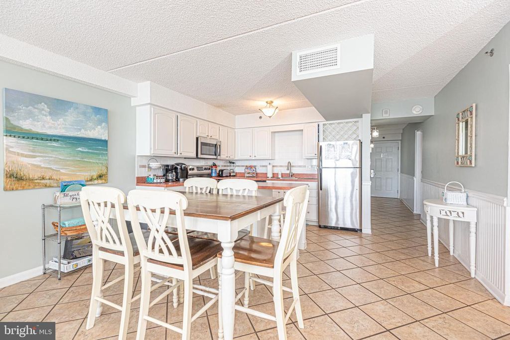 Image 24 of property listing at 11700 COASTAL HWY #1109, Ocean City, MD 21842