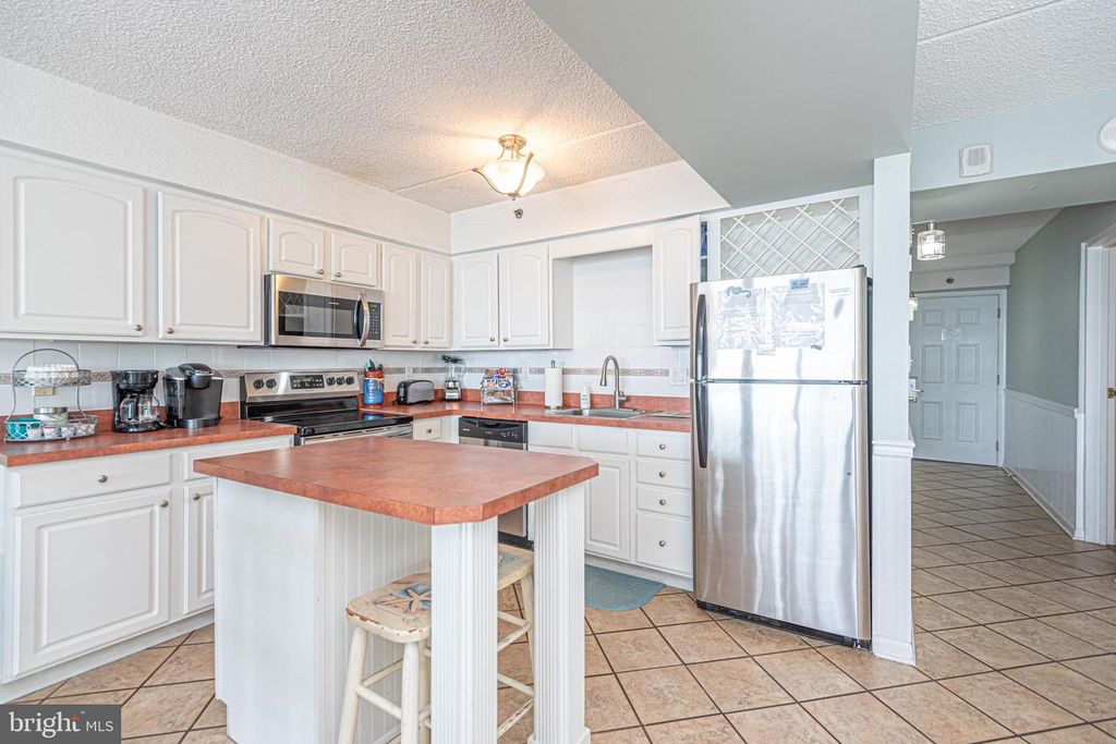 Image 26 of property listing at 11700 COASTAL HWY #1109, Ocean City, MD 21842
