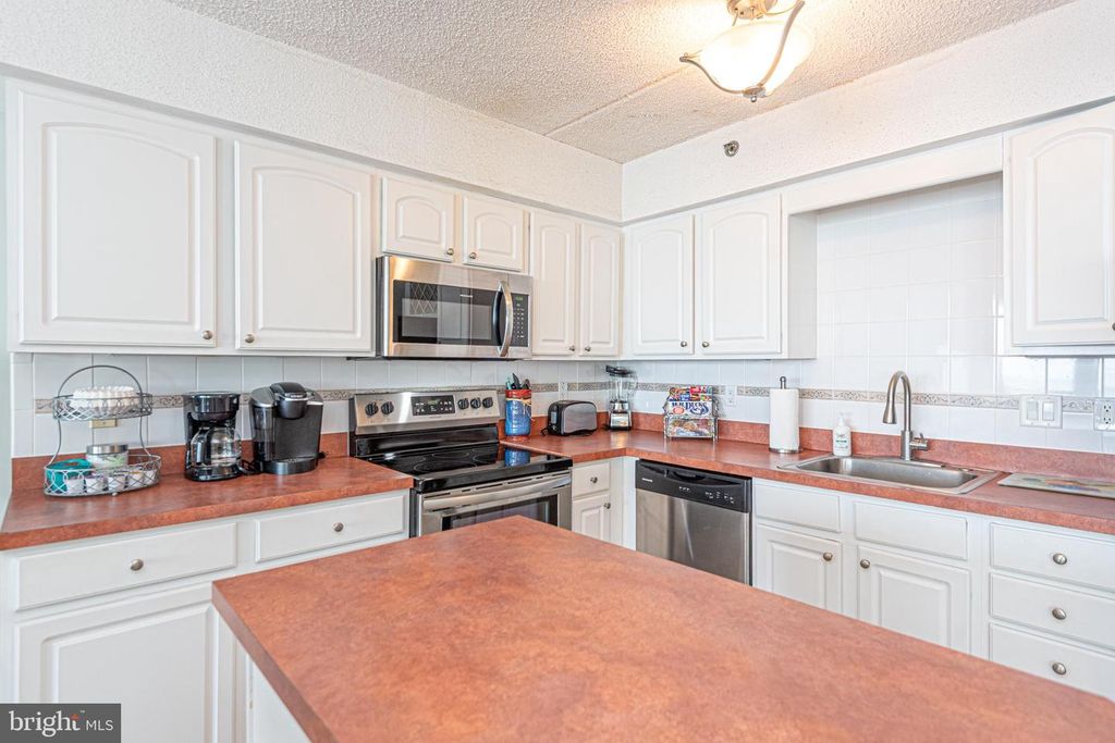 Image 27 of property listing at 11700 COASTAL HWY #1109, Ocean City, MD 21842