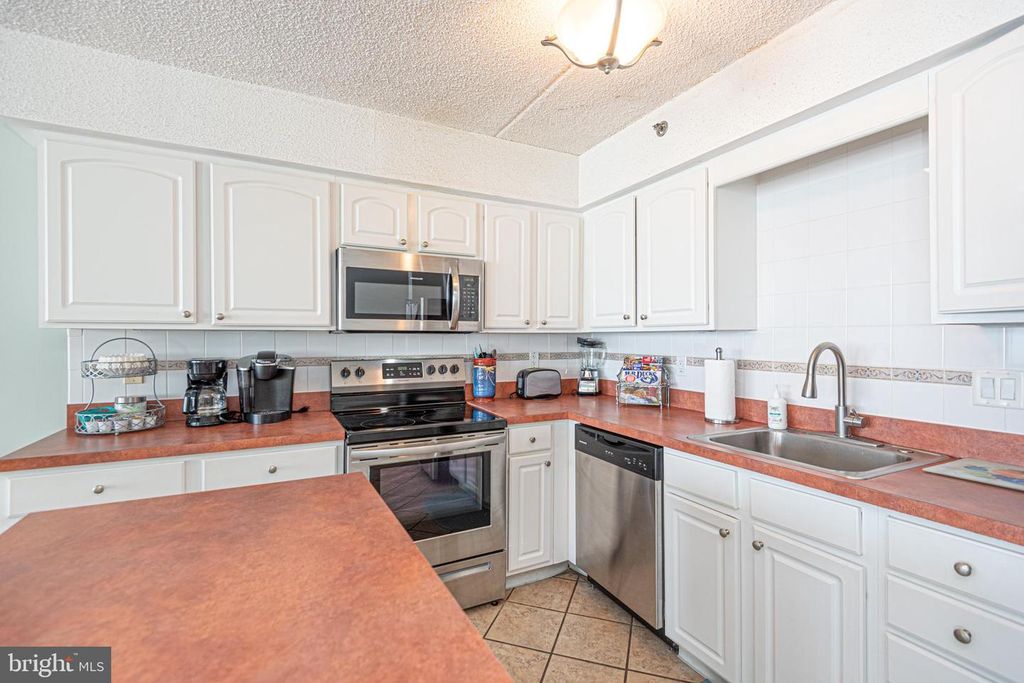 Image 28 of property listing at 11700 COASTAL HWY #1109, Ocean City, MD 21842