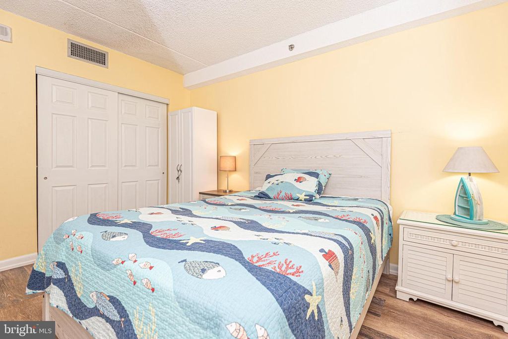 Image 8 of property listing at 11700 COASTAL HWY #1109, Ocean City, MD 21842