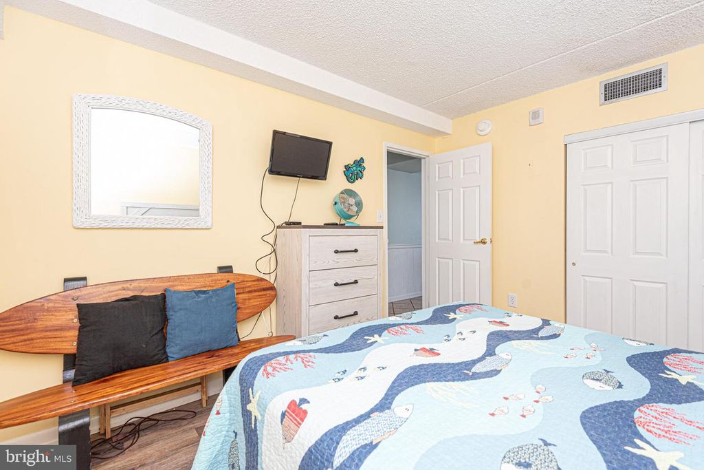 Image 9 of property listing at 11700 COASTAL HWY #1109, Ocean City, MD 21842