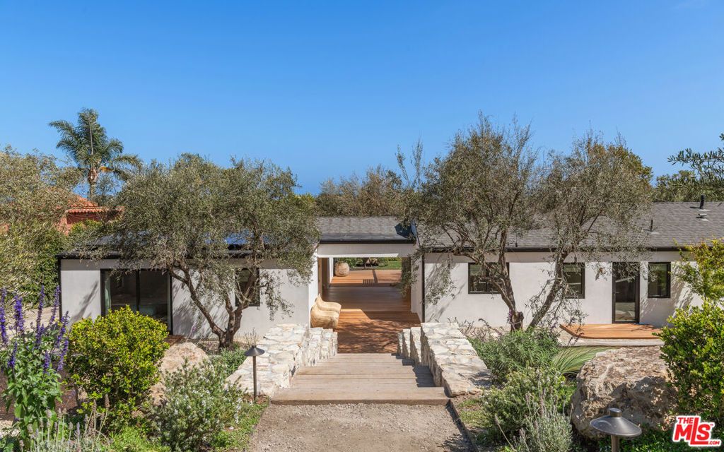 Image 1 of property listing at 28953 Boniface Drive, Malibu, CA 90265