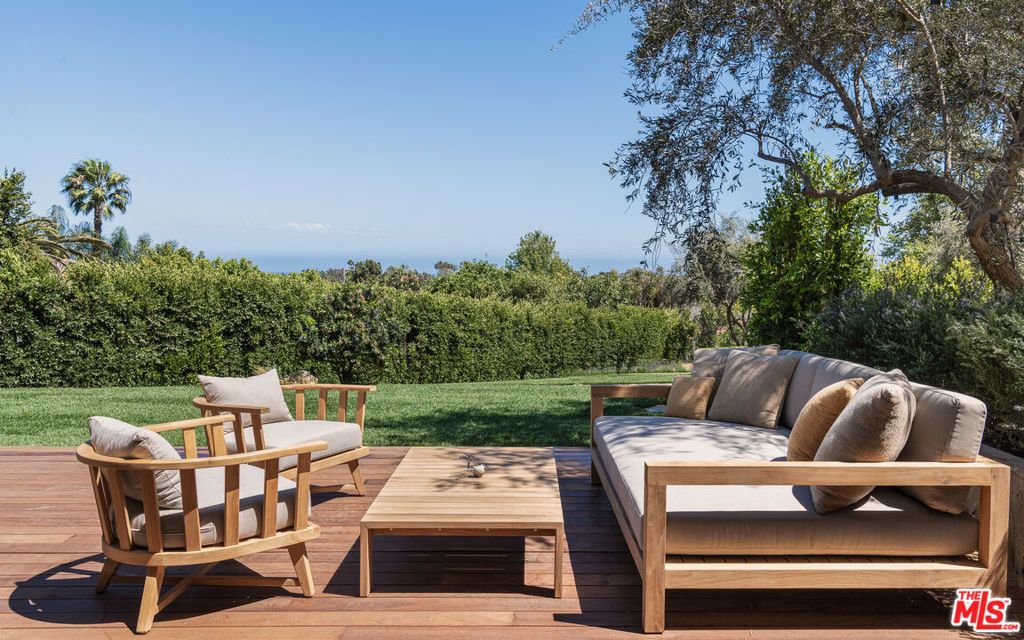 Image 20 of property listing at 28953 Boniface Drive, Malibu, CA 90265