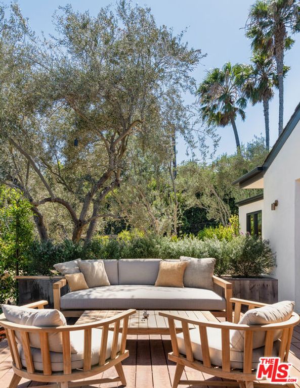 Image 21 of property listing at 28953 Boniface Drive, Malibu, CA 90265