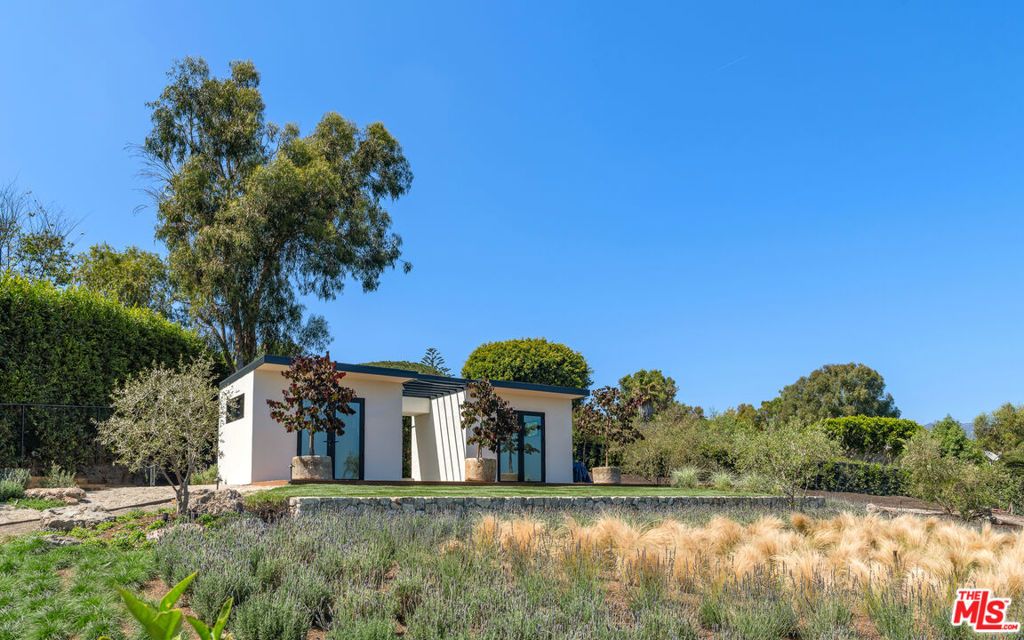 Image 29 of property listing at 28953 Boniface Drive, Malibu, CA 90265