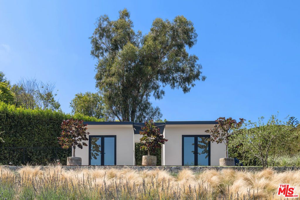 Image 30 of property listing at 28953 Boniface Drive, Malibu, CA 90265