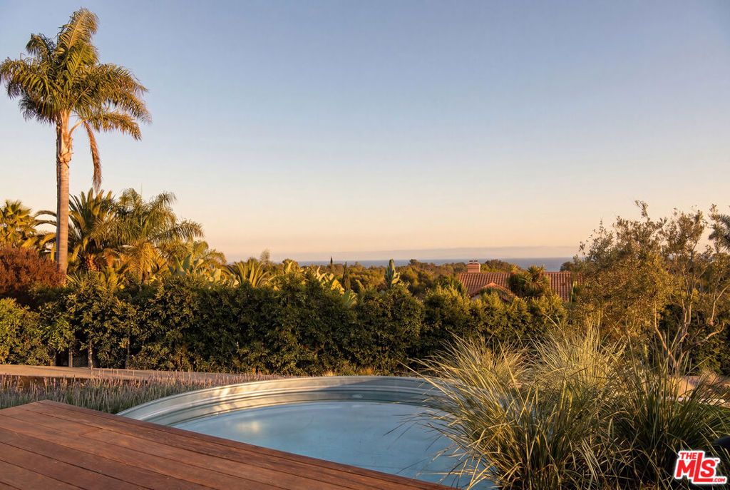 Image 34 of property listing at 28953 Boniface Drive, Malibu, CA 90265