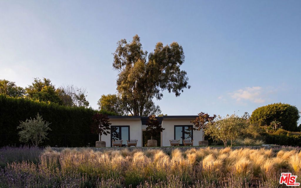 Image 37 of property listing at 28953 Boniface Drive, Malibu, CA 90265