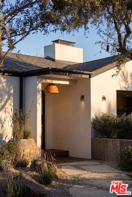 Image 40 of property listing at 28953 Boniface Drive, Malibu, CA 90265