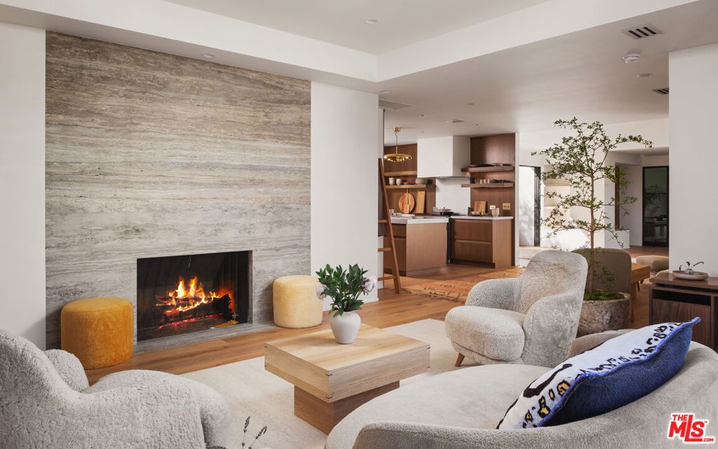 Image 6 of property listing at 28953 Boniface Drive, Malibu, CA 90265