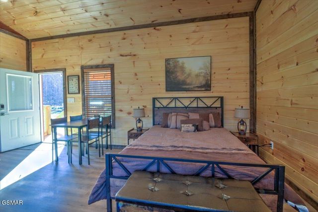 181 Highway 32, Cosby, TN 37722