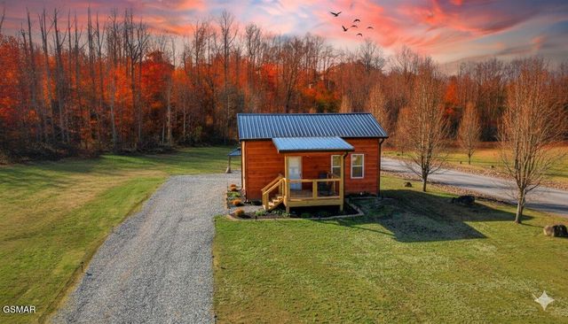 181 Highway 32, Cosby, TN 37722