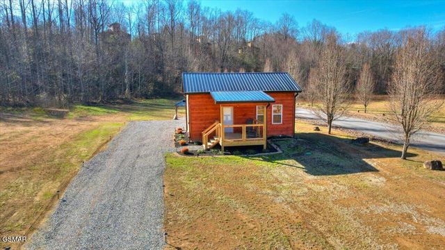 181 Highway 32, Cosby, TN 37722