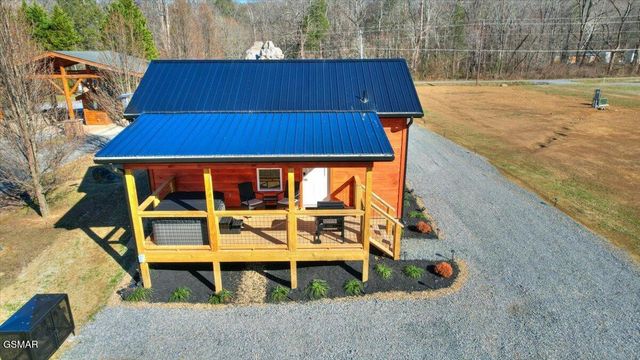 181 Highway 32, Cosby, TN 37722