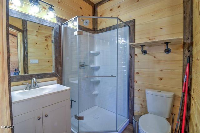 181 Highway 32, Cosby, TN 37722