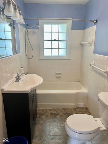 150 W Main Street, Mooresville, IN 46158